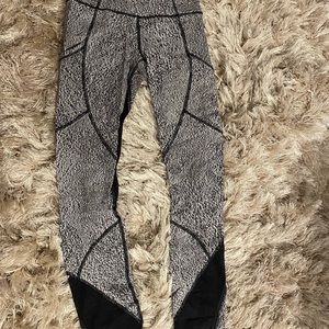 Lululemon leggings size 2